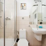 Metro Mlynow Pleasant By Bookinghost Apartman *