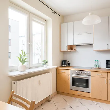 Metro Mlynow Pleasant By Bookinghost * Varsavia