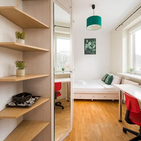 Metro Mlynow Pleasant Apartment Warsaw