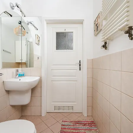 Apartment Metro Mlynow Pleasant Warsaw
