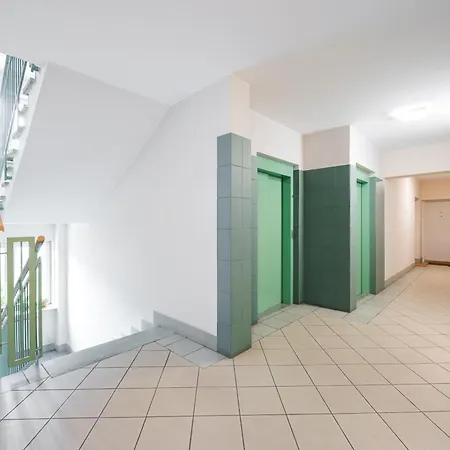 Metro Mlynow Pleasant By Bookinghost