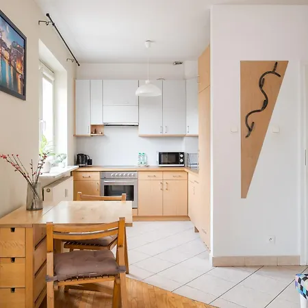 Metro Mlynow Pleasant By Bookinghost Apartment *
