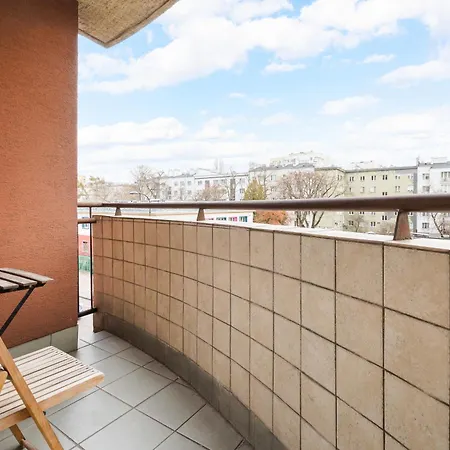 Metro Mlynow Pleasant Апартаменты *